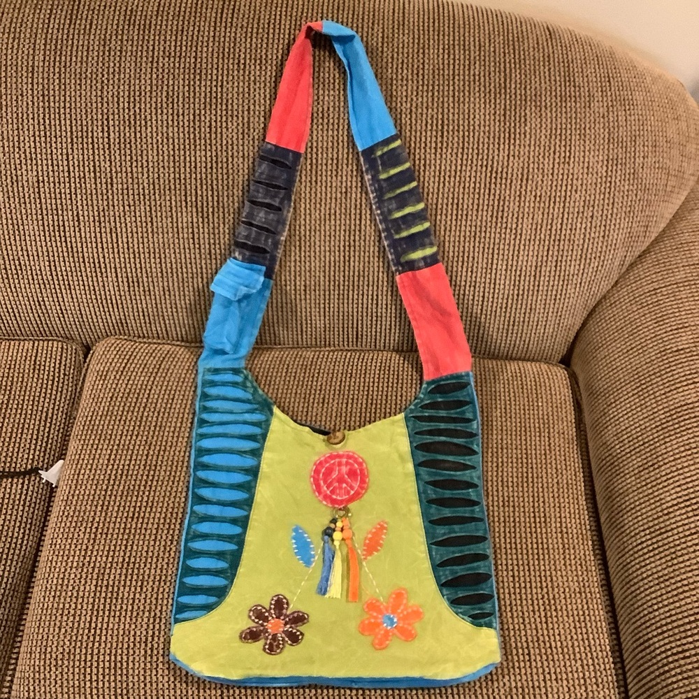 Crossbody Hobo Bag, comfort with lots of room! Free keychain